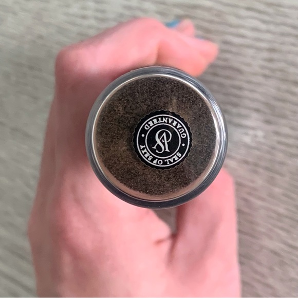 Victoria’s Secret Mega Bronze Powder Bronzer Medium Deep - Picture 3 of 4